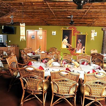 קובאלאם La Promenade Hotel מראה חיצוני תמונה