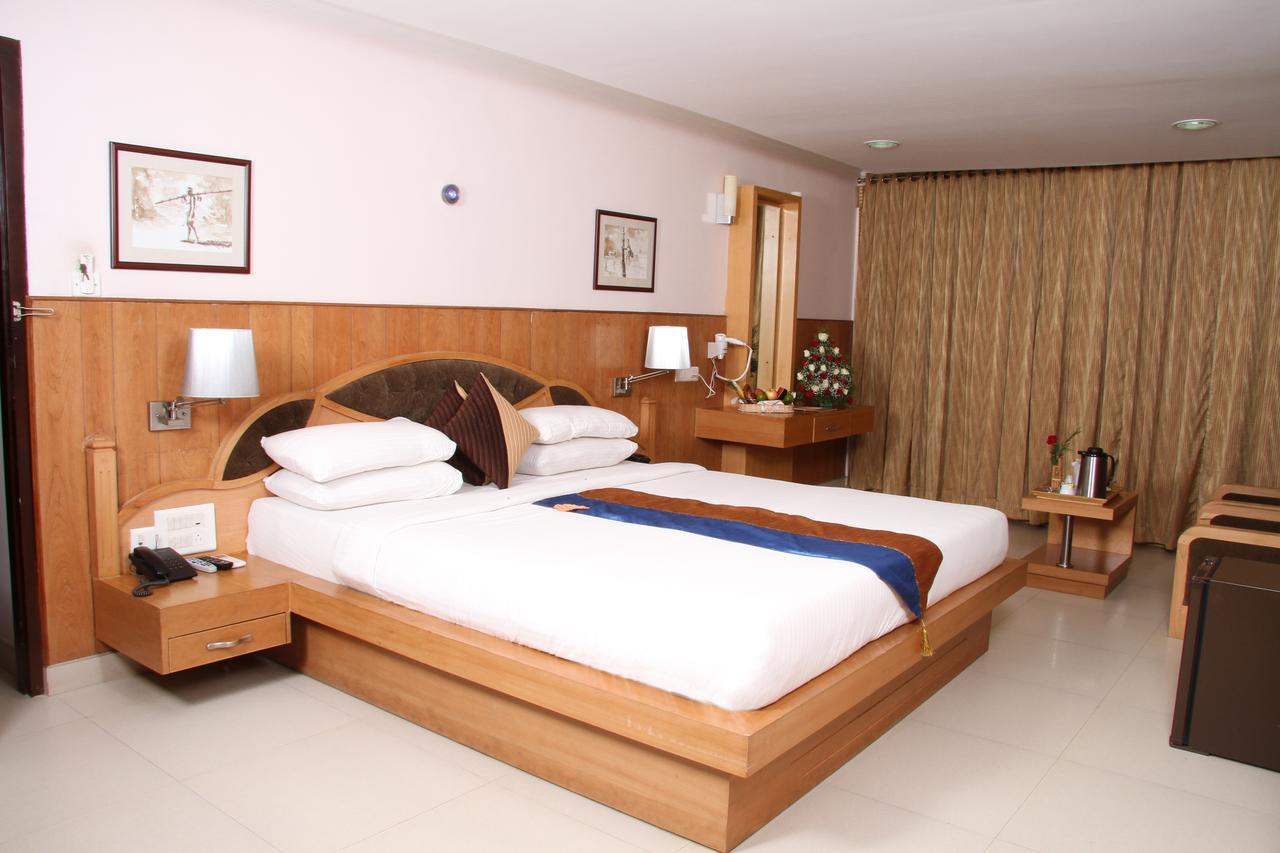 קובאלאם La Promenade Hotel מראה חיצוני תמונה