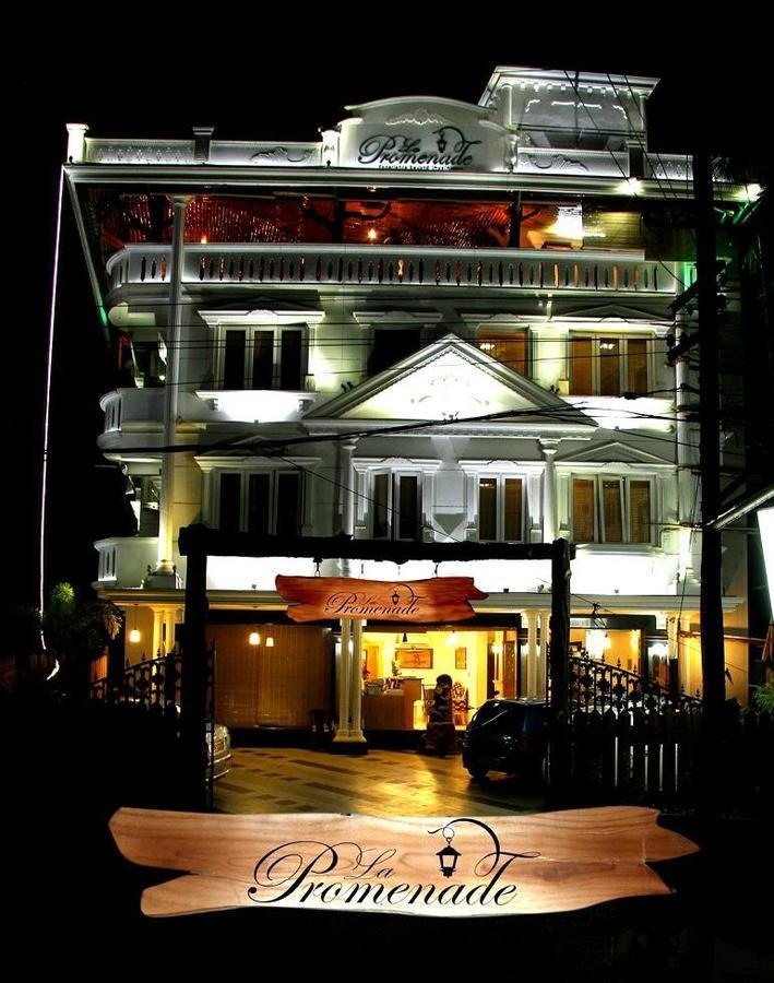 קובאלאם La Promenade Hotel מראה חיצוני תמונה