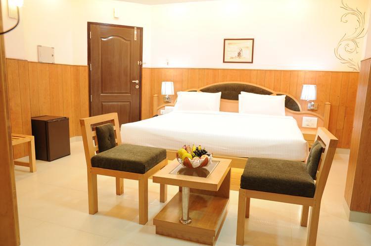 קובאלאם La Promenade Hotel מראה חיצוני תמונה